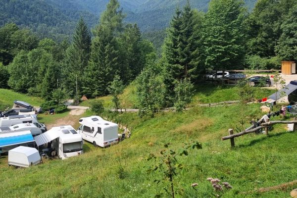 restaurant_camping_paintball_recreation_motorhome_alps_kraljev_hrib_kamniska_bistrica__575E2202E4-5EE0-8205-ABC6-365C2BE9B6B1.jpg